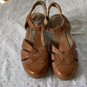 Earth Origins Brown Leather Sandals